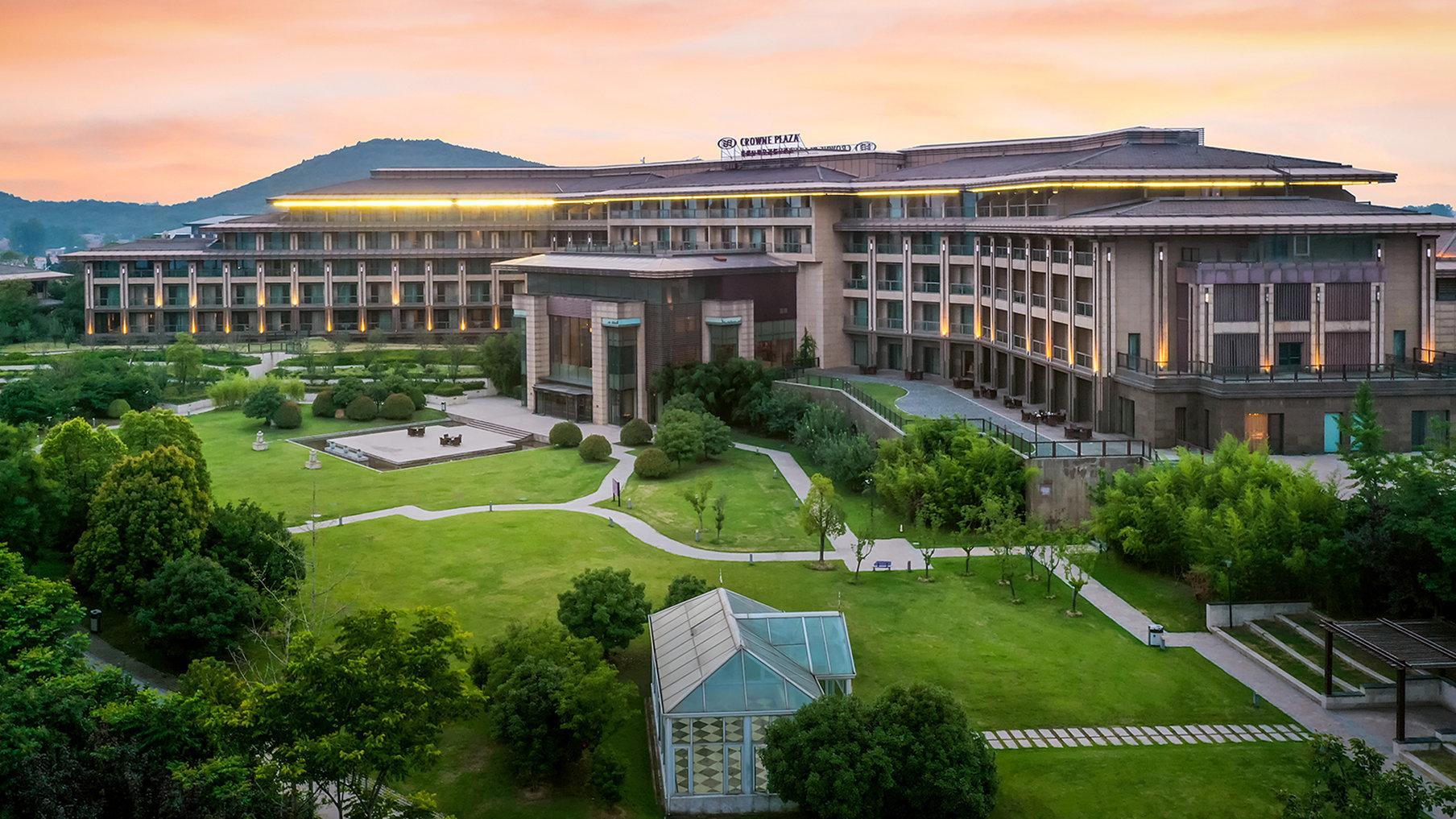 Crowne Plaza Xuzhou Dalong Lake By Ihg Exteriör bild